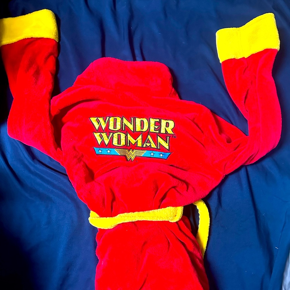 Wonder, woman, house, bathrobe, red, and yellow